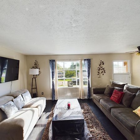 Pine Forest Zen Cottage - 10 Min To Fort Bragg Файетвил Екстериор снимка
